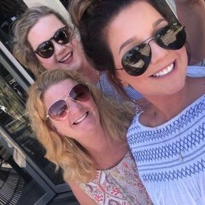 Meet your Posher, Monica